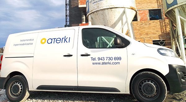 Aterki Isola. Más de 30 años dando solución a los problemas de impermeabilización, aislamiento y pavimentos continuos.