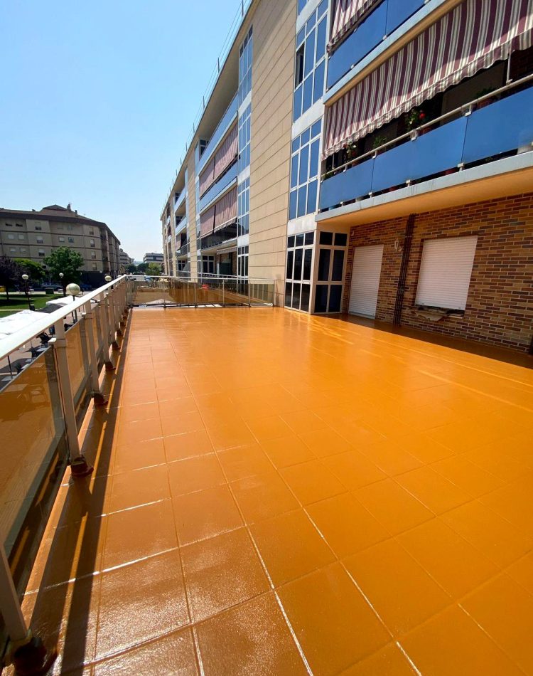 Aislamiento mediante proyección de Poliurea AtkCoat Aterki Isola