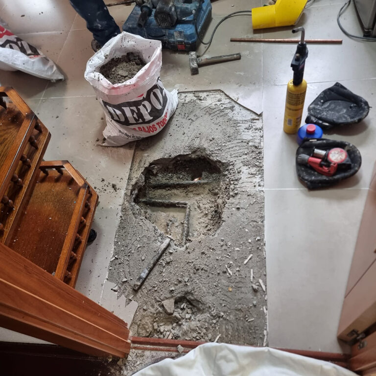 Fontaneria general 13 Reparar fugas de agua