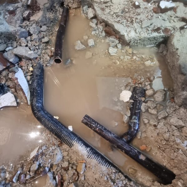 Reparación y detección de fugas de agua 14 Detección y reparación de fugas de agua