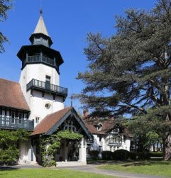 90B35EB5-C308-8C6C-35A3-9EAFC0581083_L