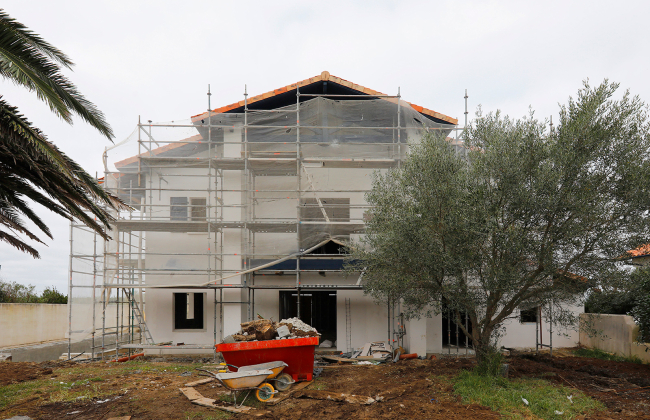 Reforma integral de villa en Bidart con el estudio Gardera-Pastre