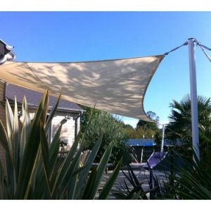 VOILE D'OMBRAGE TRIANGULAIRE IMPERMÉABLE