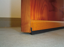 BURLETE BAJO PUERTA ADHESIVO CEPILLO MADERA