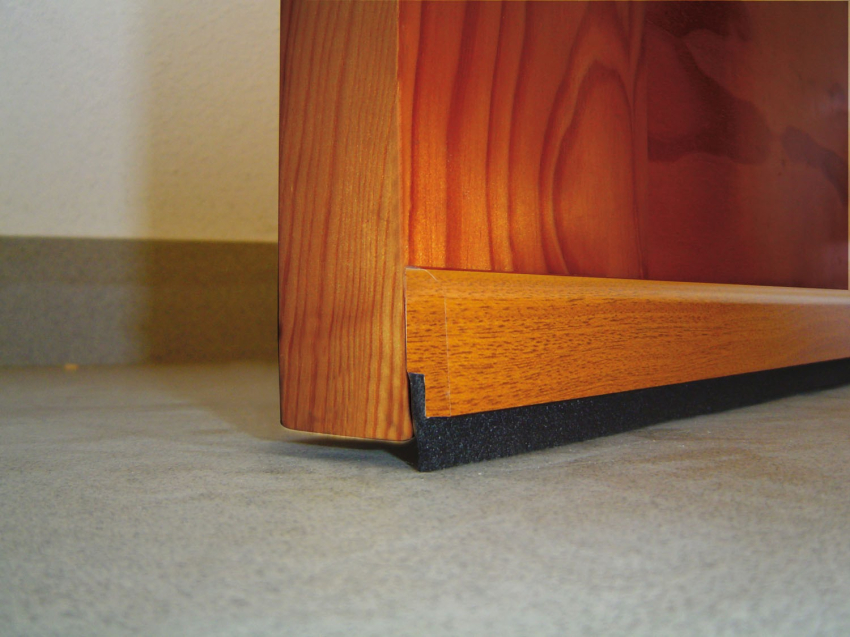 BURLETE BAJO PUERTA ADHESIVO CEPILLO MADERA